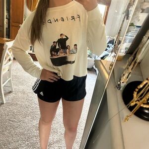 Small Vintage “Friends” long sleeve t shirt bath tub scene